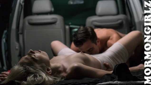 Кунилингус возле машины