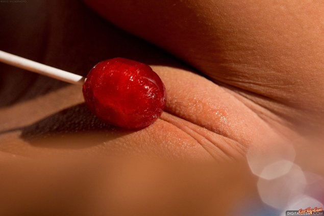 Большой Чупа Чупс в киске