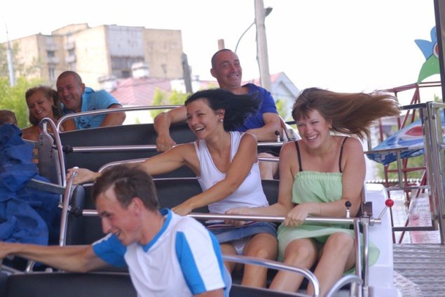 Под юбкой на аттракционах