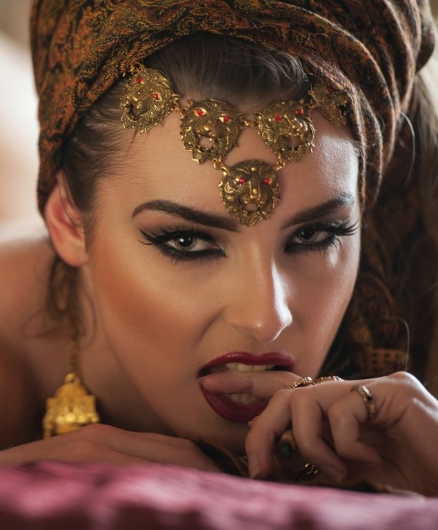 Эротические восточные красавицы