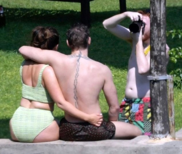 Дин девлин жена коннора в купальнике