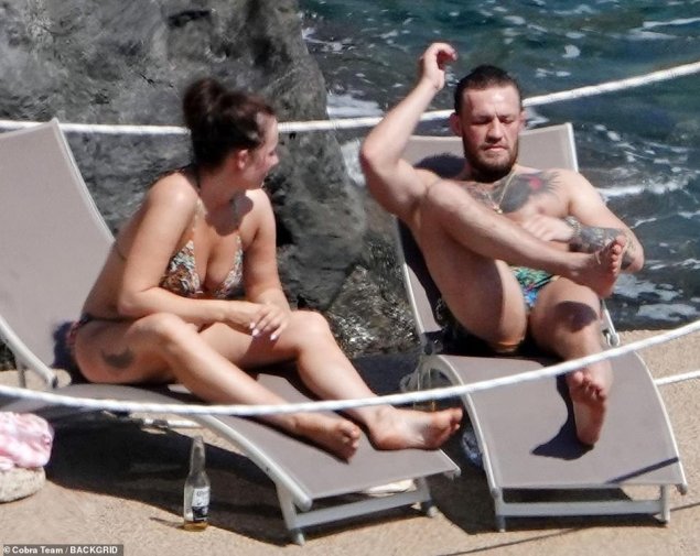 Дин девлин жена макгрегора