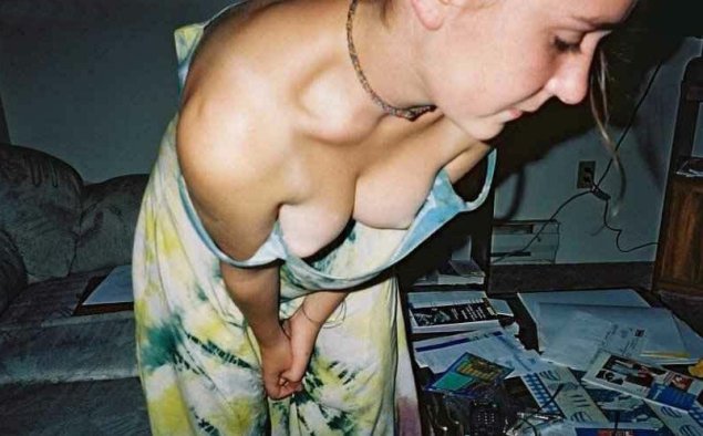 Девушка засветила сосок