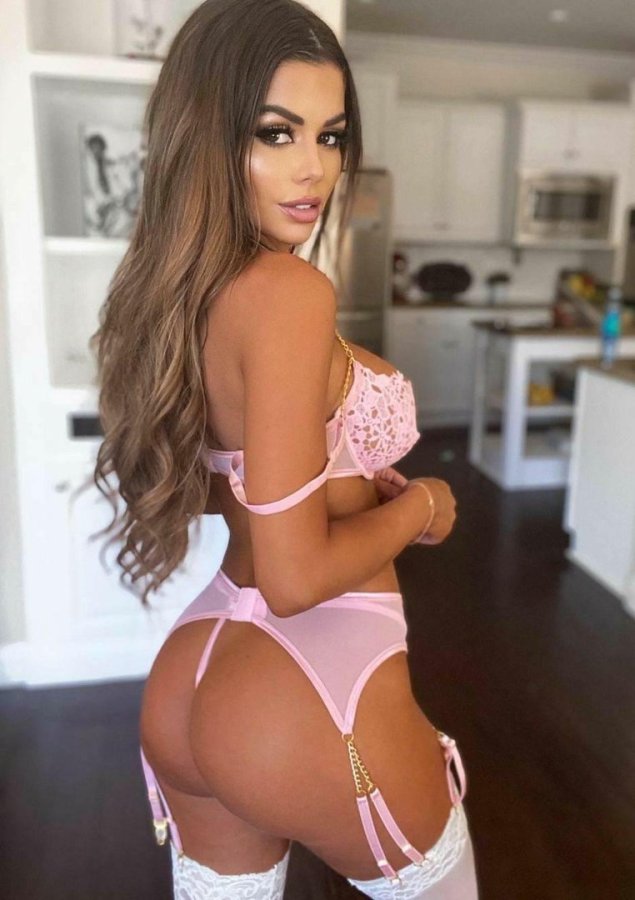 Julianne kissinger в нижнем белье