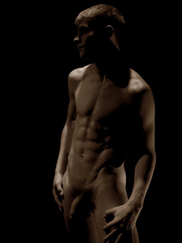 Мужская фотосессия в стиле ню