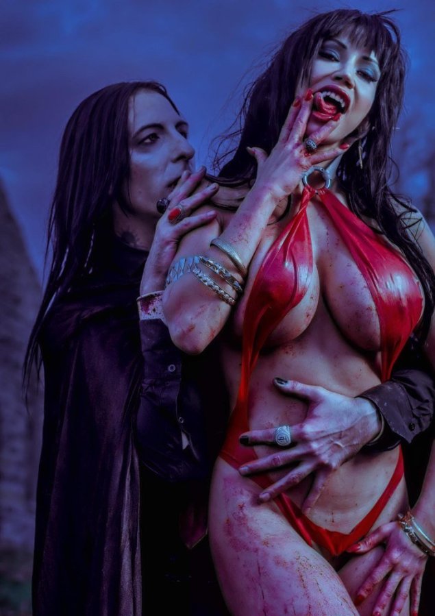 Голые вампирши