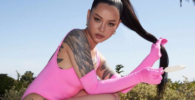 Откровенная девушка