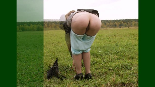 Сельские женщины без трусов