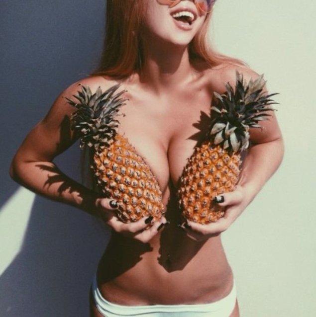 Грудь ананас