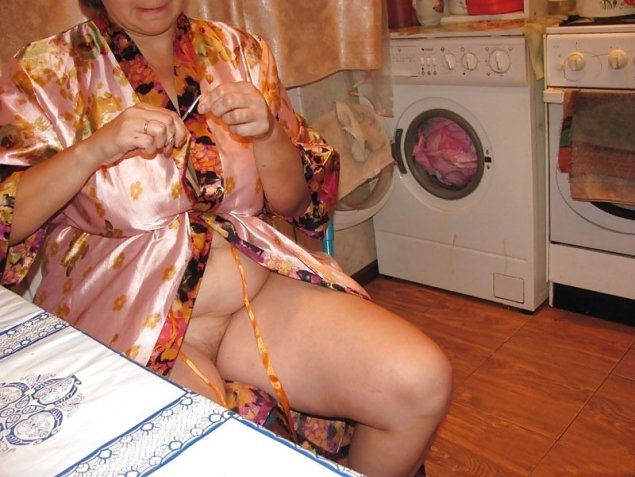 Толстые женщины в халате без трусов