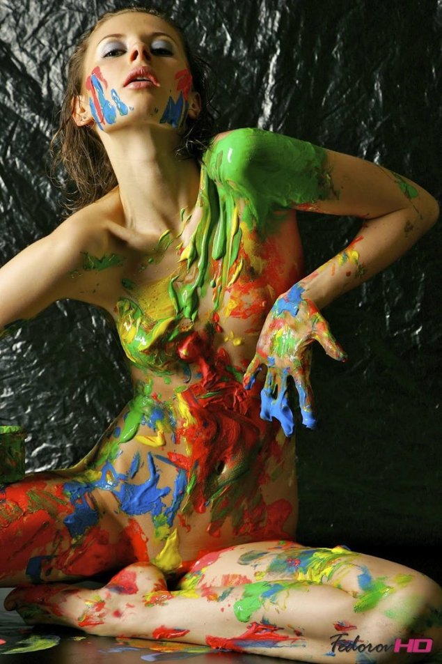 Фотосессия с красками эро