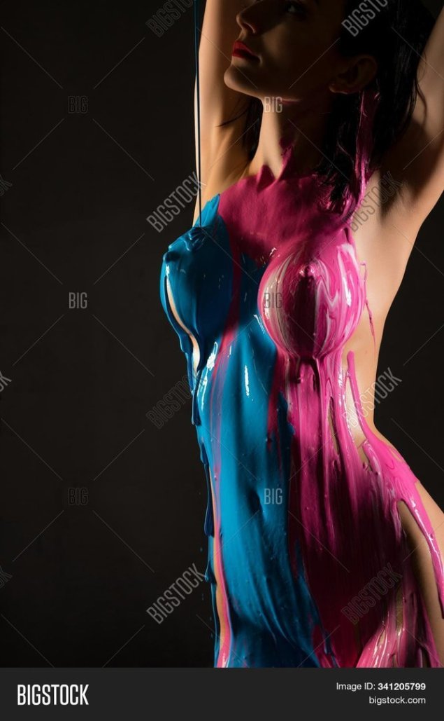 Девушка красивое тело в краске