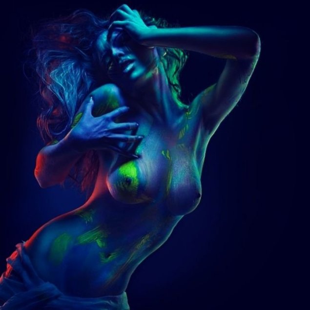 Красивые яркие девушки ню