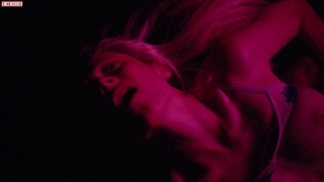 Xxx Хантер Шафер эйфория