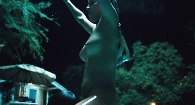 Обнаженная актриса