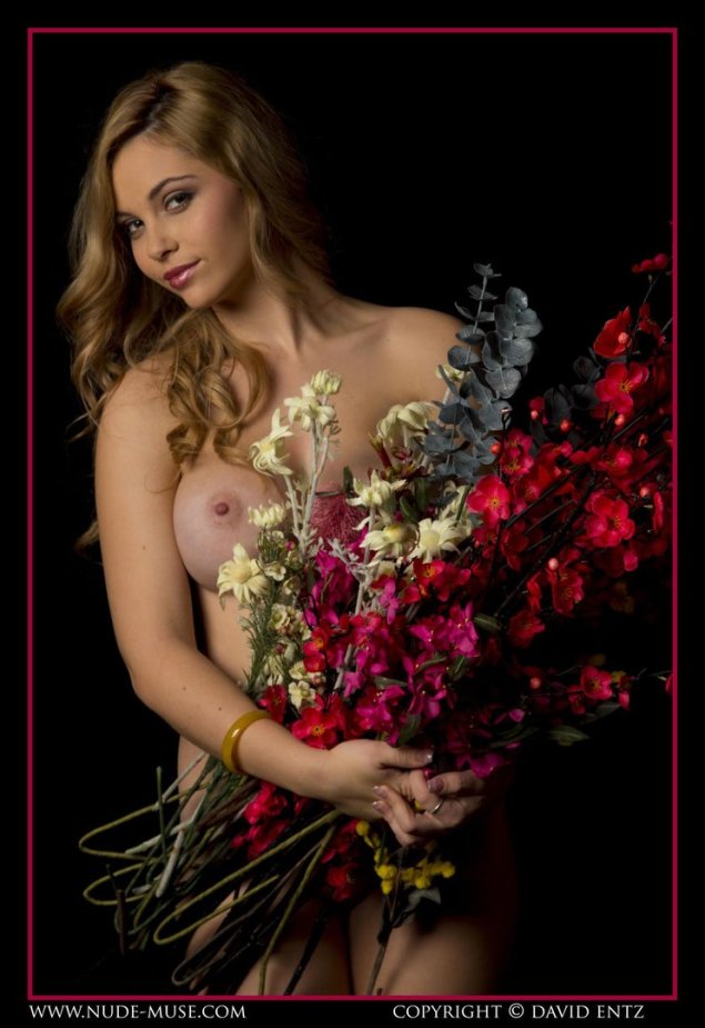 Ким Флауэрс фото голая