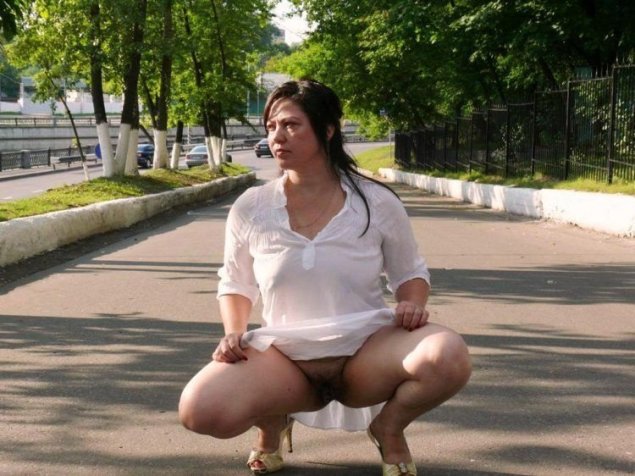 Пожилые женщины без трусов