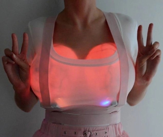 Светящийся имплант грудной