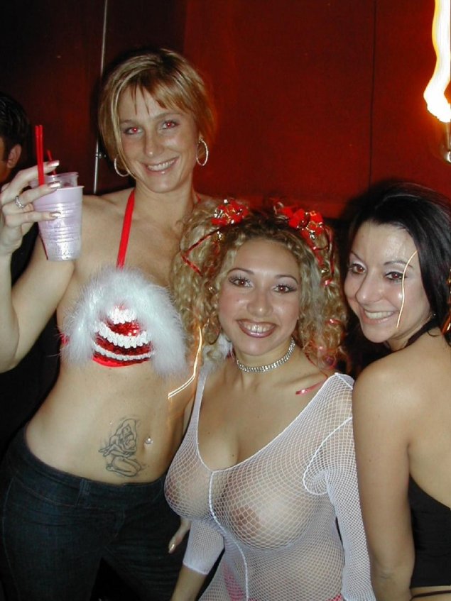 Голый женский корпоратив