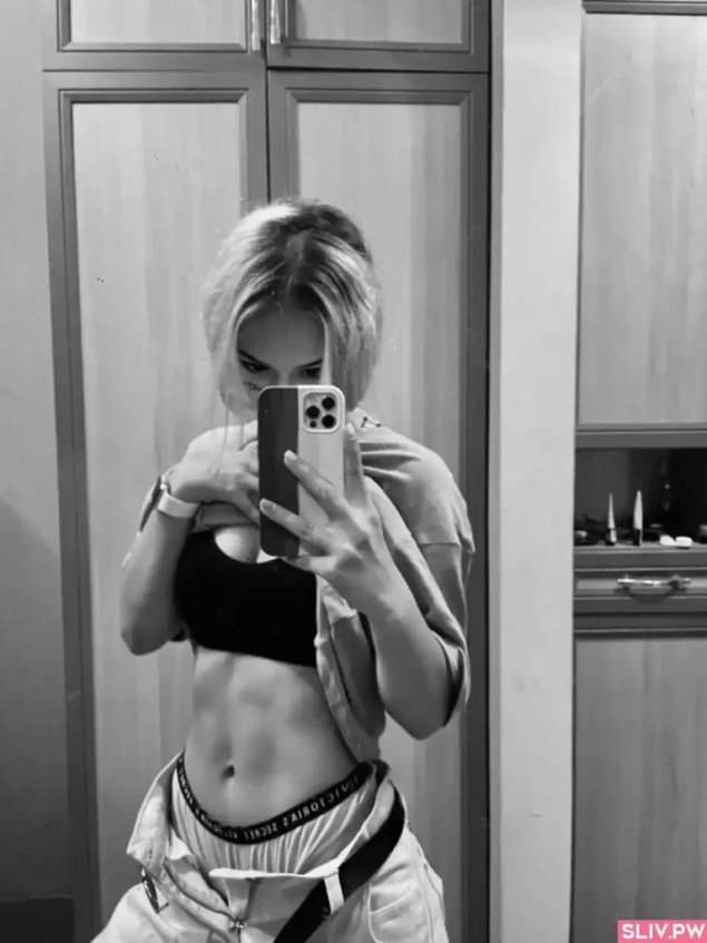 Девушки шикарные