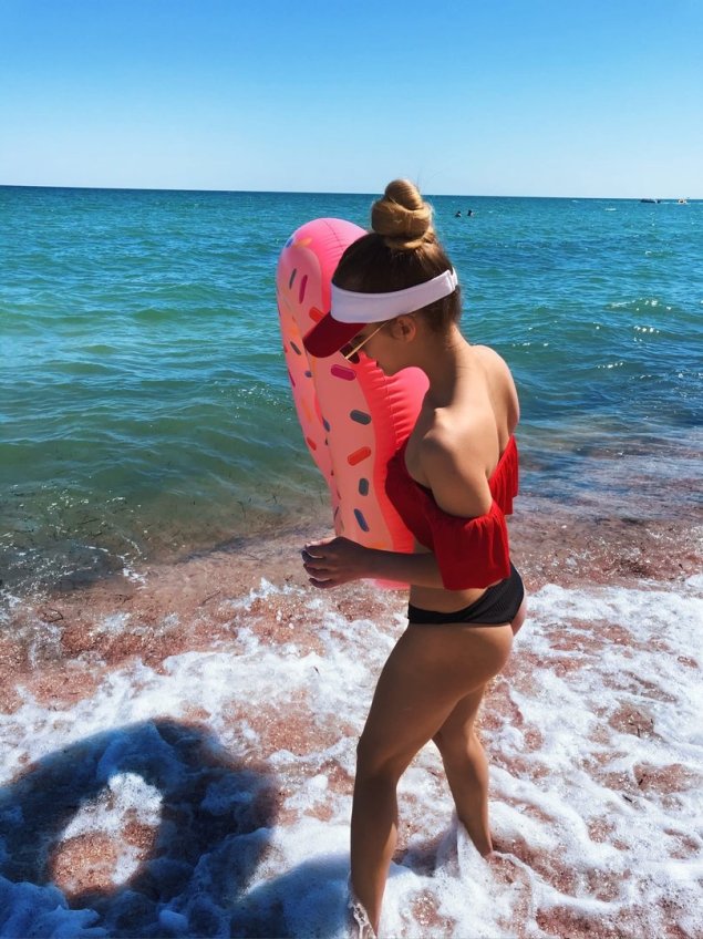 Симбочка тиктокерша