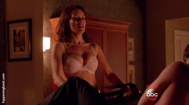 Эмили суоллоу ню