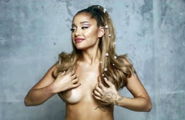 Ариана гранде обнажила