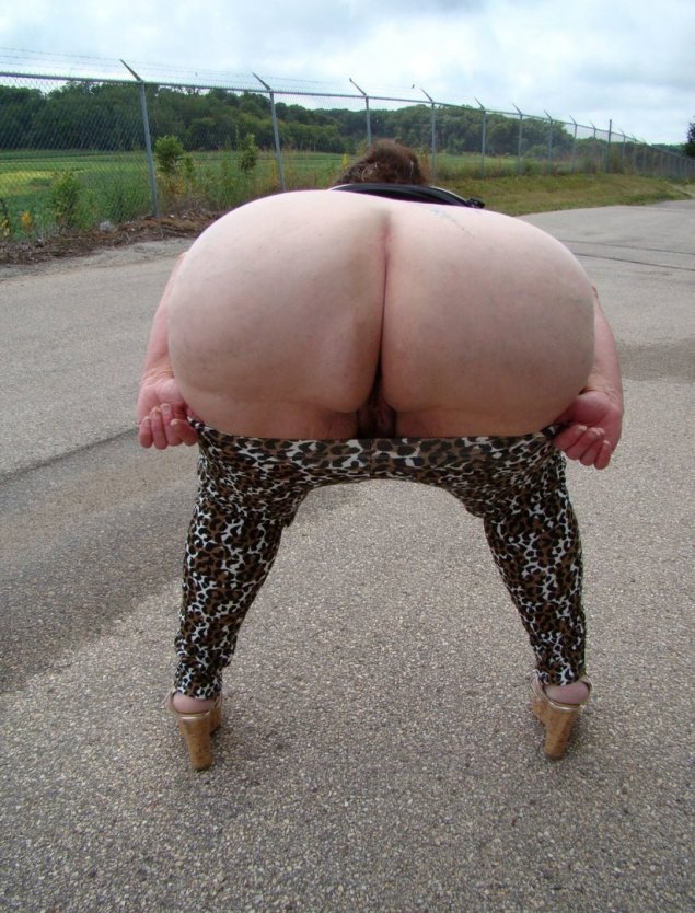 Большие попы пожилых женщин