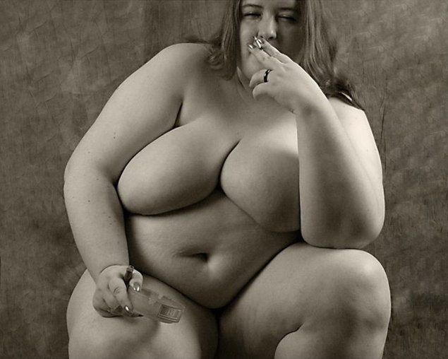 Демотиваторы голые толстушки