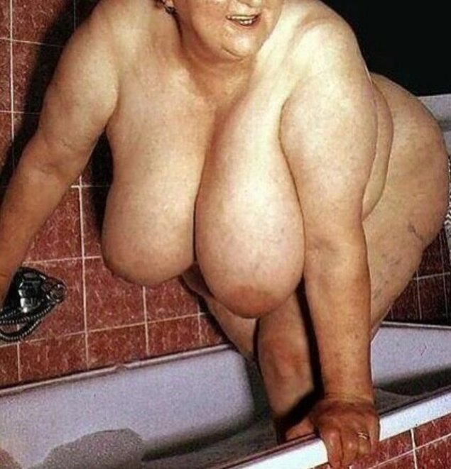 Бабушки с огромными сиськами