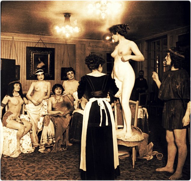 Голые дамы в борделях ретро