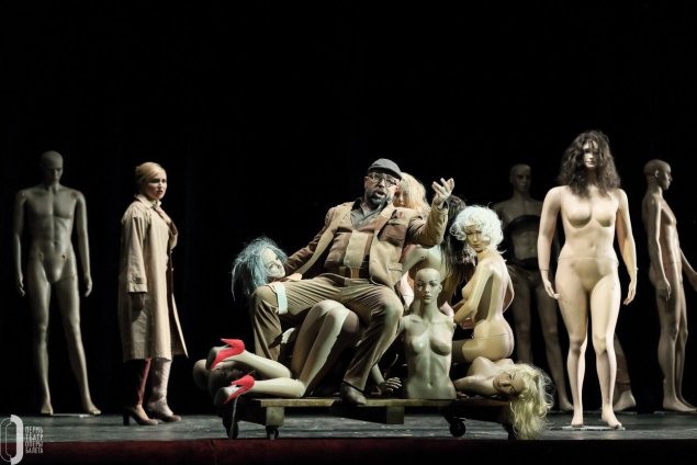 Театральные постановки ню