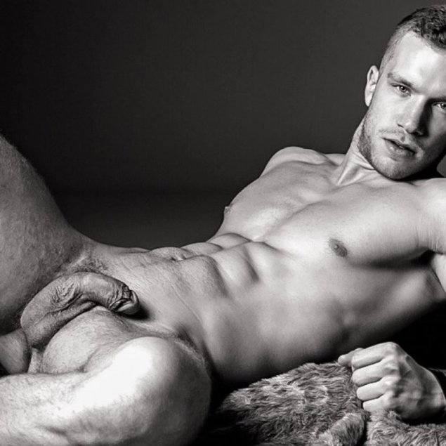 Кирилл Давыдов модель голый