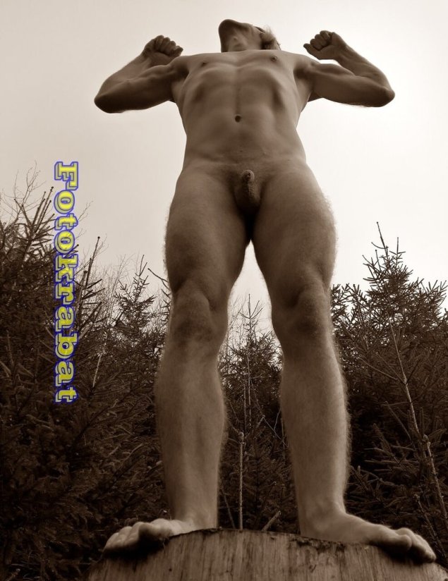 Фотосессия голых мужчин