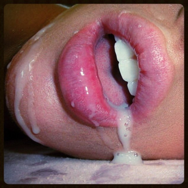 Сперма на губах