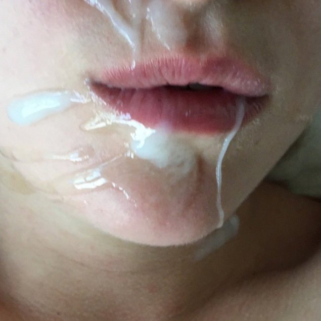 Сперма на губах