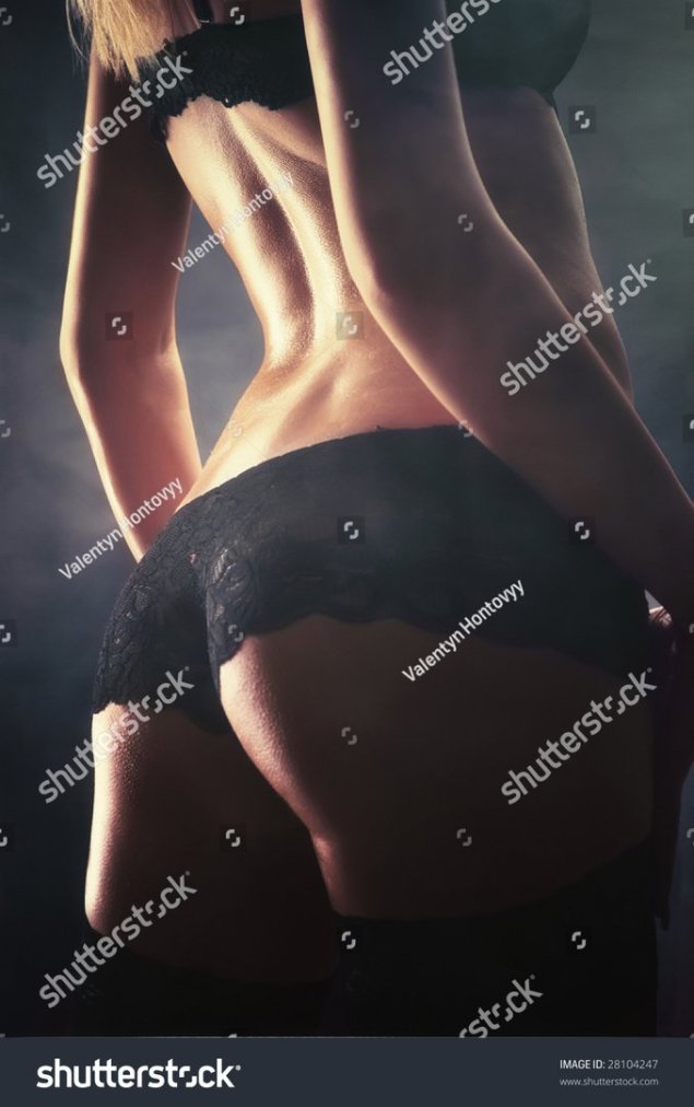 Попа в темноте