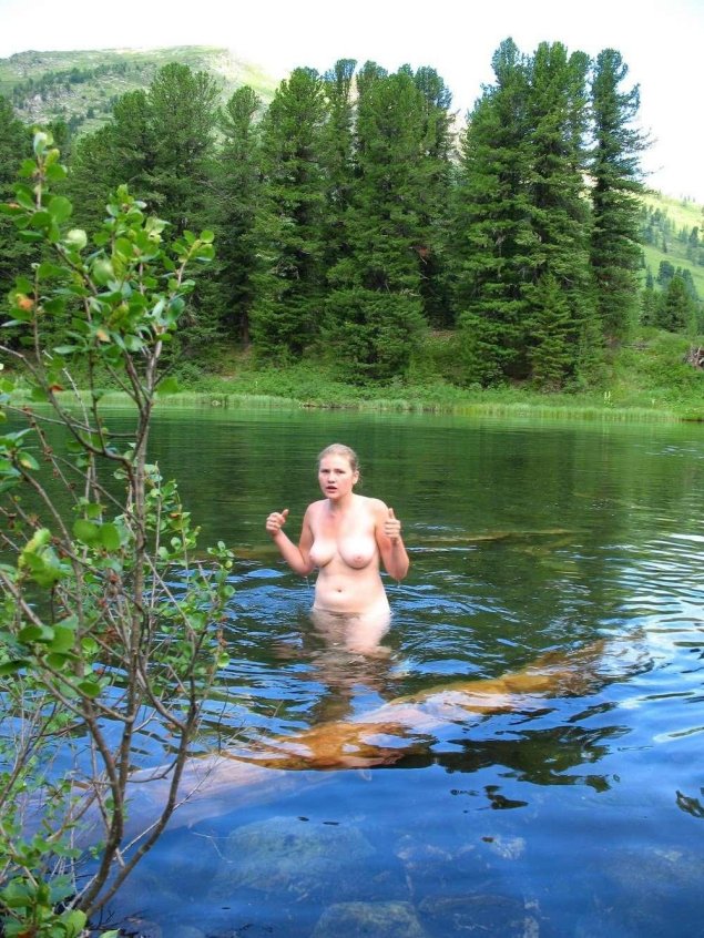 Нудисты голышом