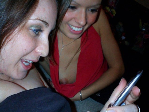 Сиськи засвет