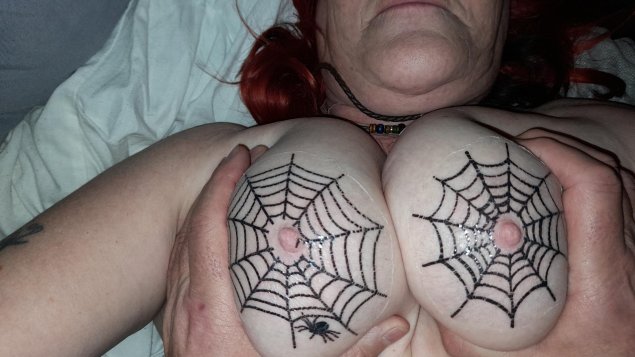 Тату с паутиной