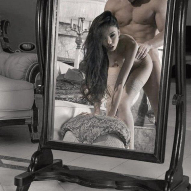 Секс перед зеркалом