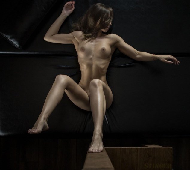 Очень худые голые женщины