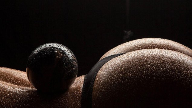 Попа в мурашках