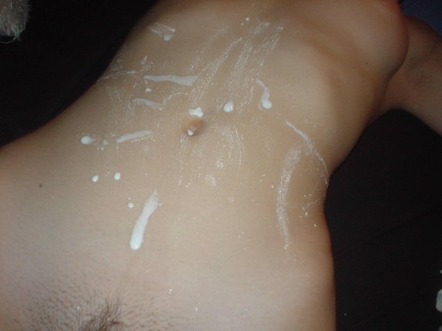 Сперма на животик