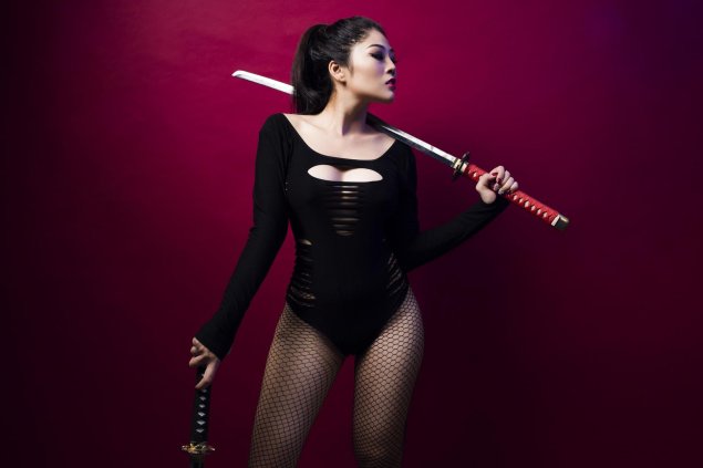 Катана девушка