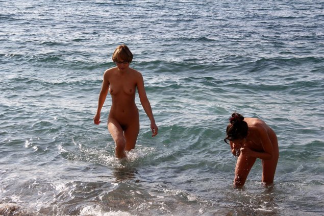 Каникулы на море голышом