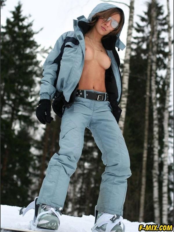 Горнолыжные костюмы женские