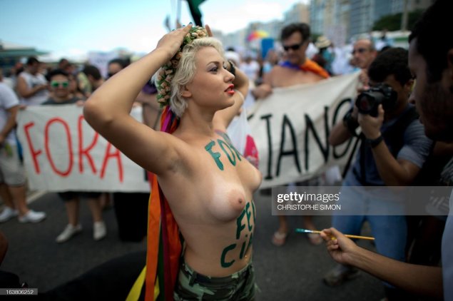 Украинские активистки femen