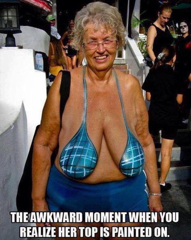 Старые бабы в купальниках