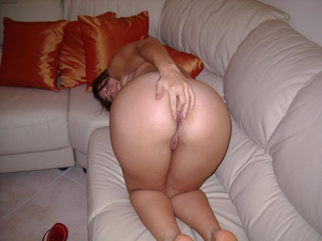 Голая попа женщины лет